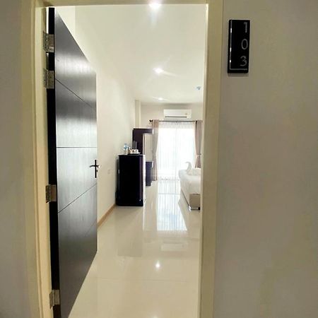 Re Riva Daire Bangkok Dış mekan fotoğraf
