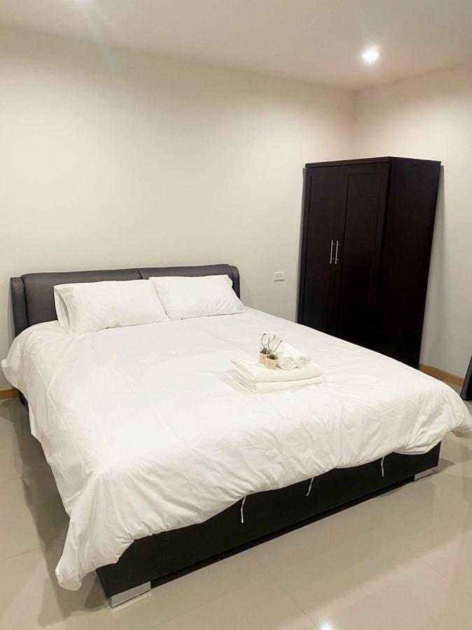 Re Riva Daire Bangkok Dış mekan fotoğraf
