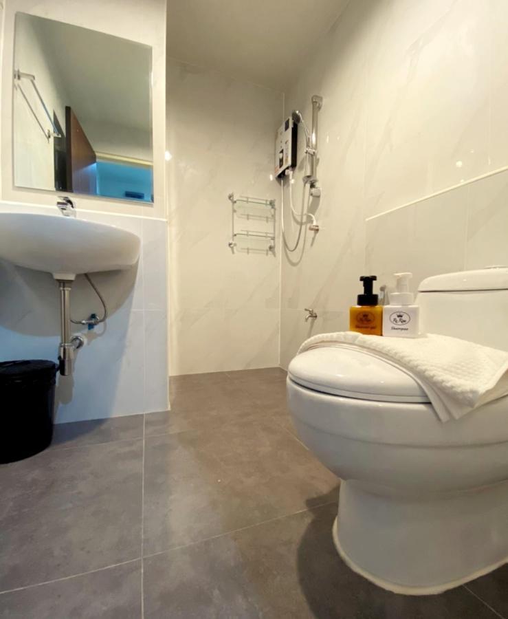 Re Riva Daire Bangkok Dış mekan fotoğraf