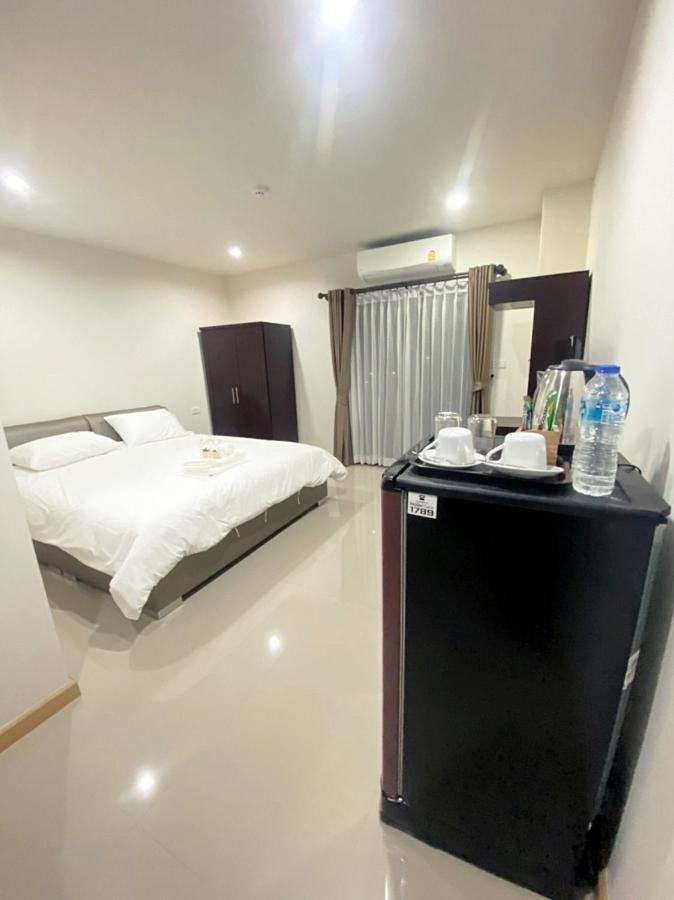 Re Riva Daire Bangkok Dış mekan fotoğraf